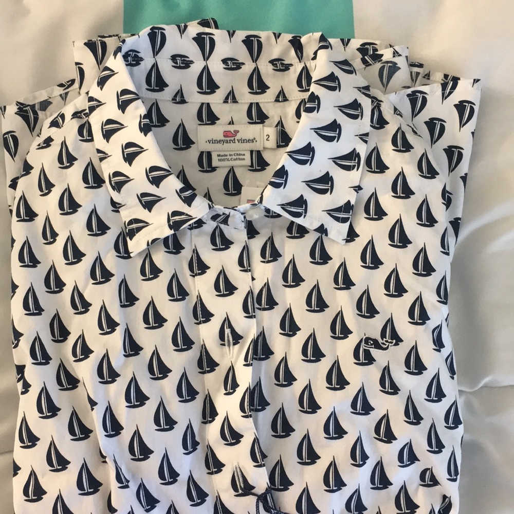 Vineyard Vines button down shirt